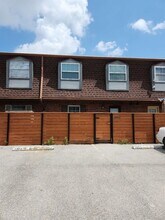 9303 Hammerly Blvd in Houston, TX - Building Photo - Building Photo