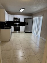 915 9th Way in West Palm Beach, FL - Building Photo - Building Photo