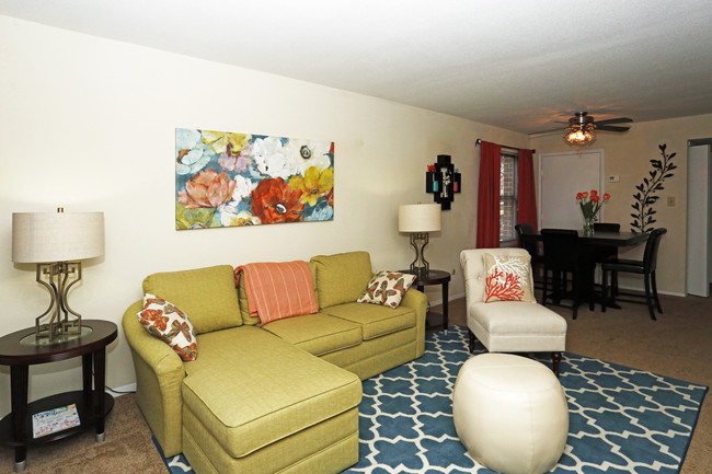 Pembroke Lake Apartments in Virginia Beach, VA - Foto de edificio - Interior Photo