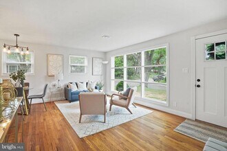 3706 Carey St in Silver Spring, MD - Foto de edificio - Building Photo