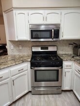 725 Naples St in Lemoore, CA - Building Photo - Building Photo