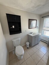 10 Neptune St Ct, Unit #2 in Lynn, MA - Foto de edificio - Building Photo