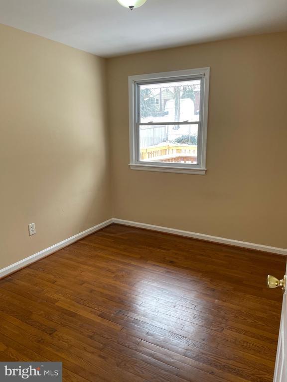 6513 Fairbanks St in New Carrollton, MD - Foto de edificio - Building Photo