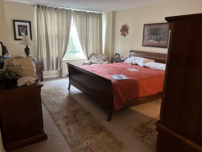 property at 4401 Roland Ave