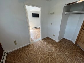 46 Glen Ln, Unit 1 in Kings Park, NY - Building Photo - Building Photo