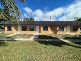 5321 Avery Rd in New Port Richey, FL - Building Photo