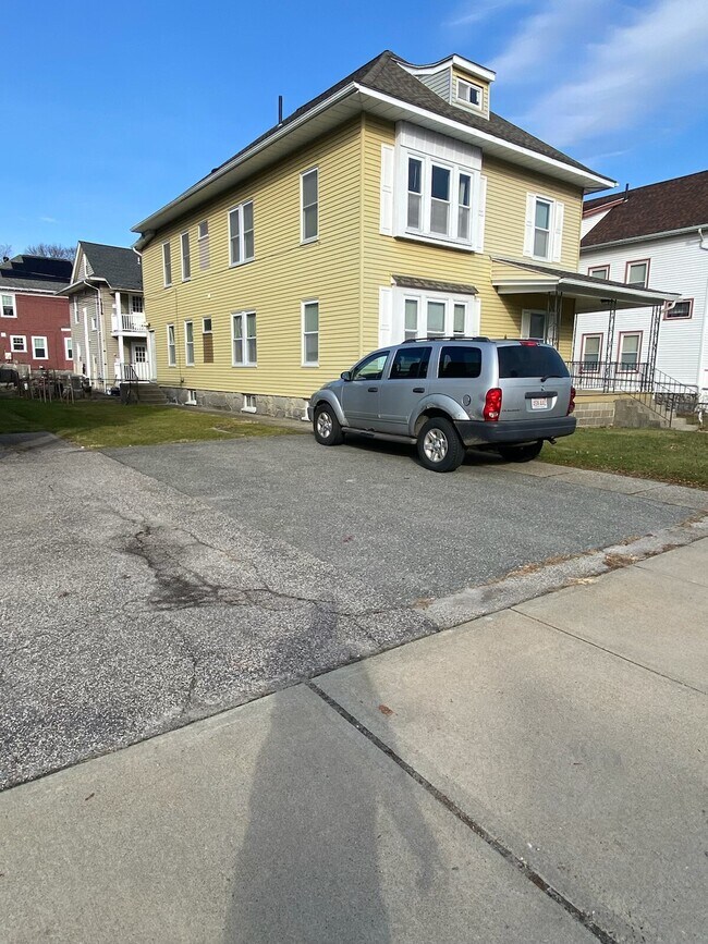 135 June St Rentals in Worcester, MA