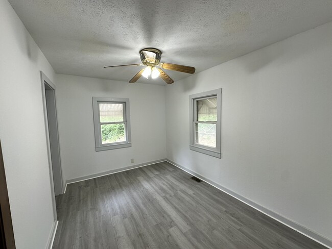 537 E Ave E St in Hutchinson, KS - Building Photo - Building Photo