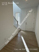 572 W Balsam Ln in Clovis, CA - Building Photo - Building Photo