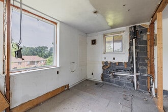 Frankfort Street Apartments in Detroit, MI - Building Photo - Interior Photo