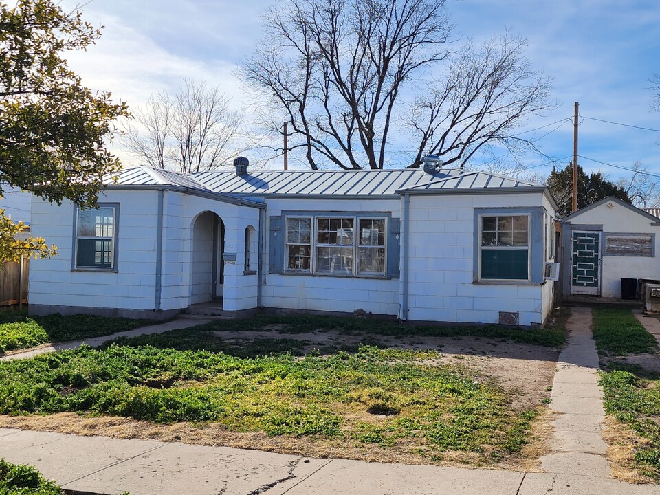 602 N Ohio Ave in Roswell, NM - Building Photo