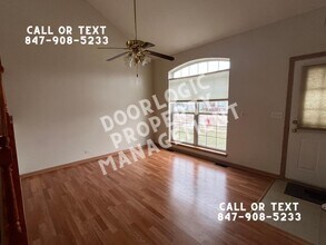 2936 Deerpath Ln in Carpentersville, IL - Building Photo - Building Photo