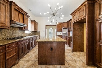 5027 Creekmont Dr in Houston, TX - Building Photo - Building Photo