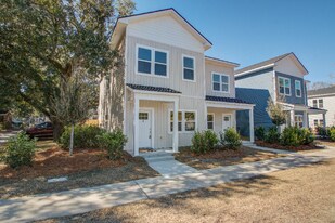 5739 Murray Dr in Hanahan, SC - Building Photo