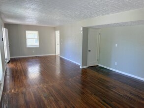 3175 Karl Rd in Columbus, OH - Building Photo - Building Photo