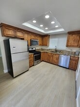 14104 Hillcrest Dr in Fontana, CA - Foto de edificio - Building Photo