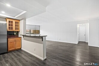 143 Hoyt St in Stamford, CT - Foto de edificio - Building Photo