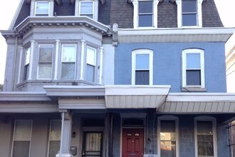 638 N 40th St, Unit 2 F. in Philadelphia, PA - Building Photo - Building Photo