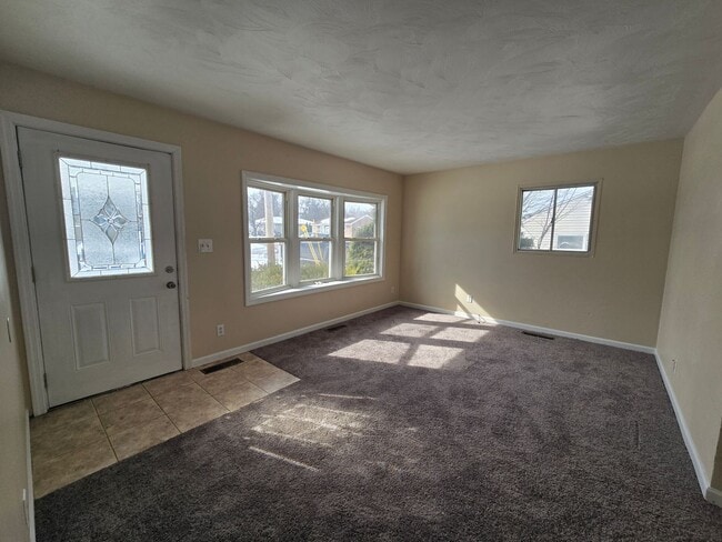 10781 Martin Dr in Irwin, PA - Building Photo - Building Photo