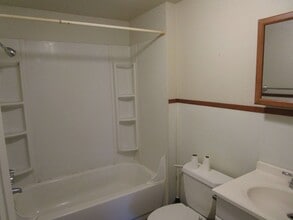 691 NW 9th St in Prineville, OR - Building Photo - Building Photo