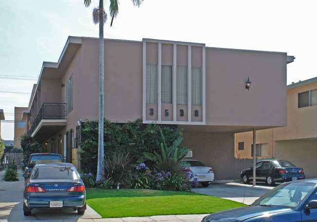 3538 Mentone Ave in Los Angeles, CA - Building Photo - Building Photo