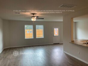 8204 Sunberry Shadow Dr in Houston, TX - Building Photo - Building Photo