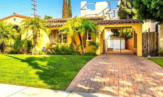 609 Ivy St in Glendale, CA - Foto de edificio - Building Photo