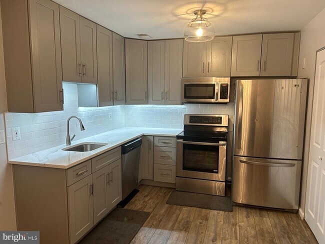 1805 Westwind Way in McLean, VA - Building Photo - Building Photo