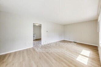 546 Mooreland Dr in Whiteland, IN - Building Photo - Building Photo