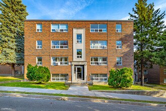 105-117 Onward Avenue in Kitchener, ON - Building Photo - Building Photo