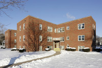 Shire and Rivendell Apartments in Bettendorf, IA - Building Photo - Building Photo