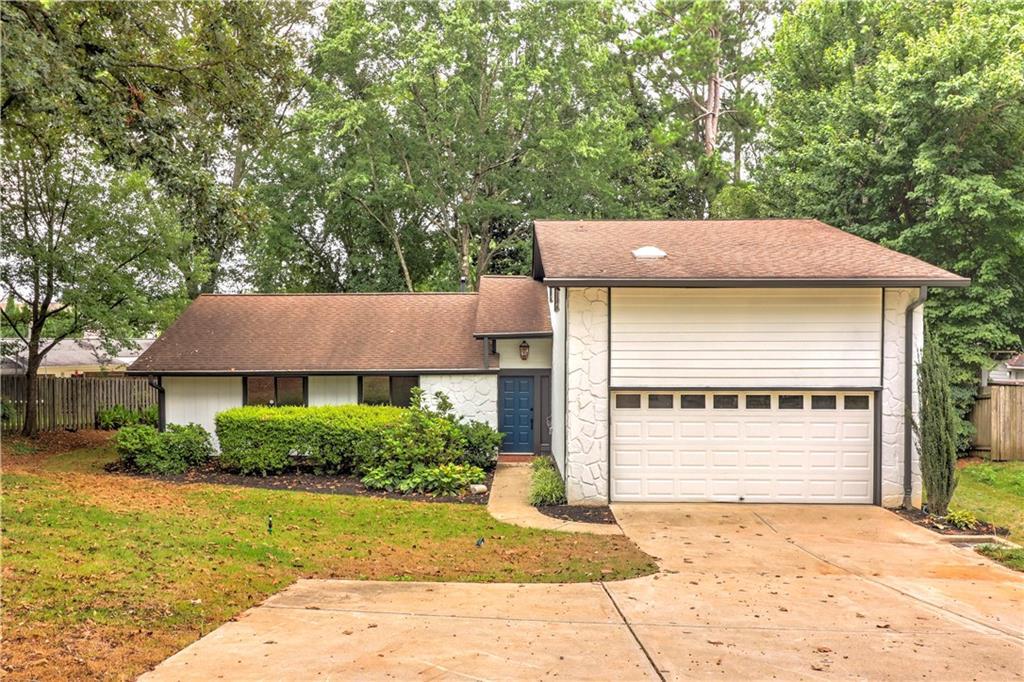 1217 Fairfield Drive in Marietta, GA - Foto de edificio
