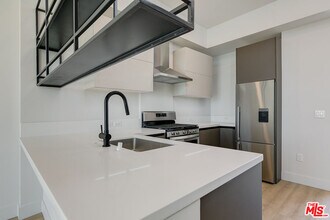 3833 Dunn Dr in Culver City, CA - Building Photo - Building Photo