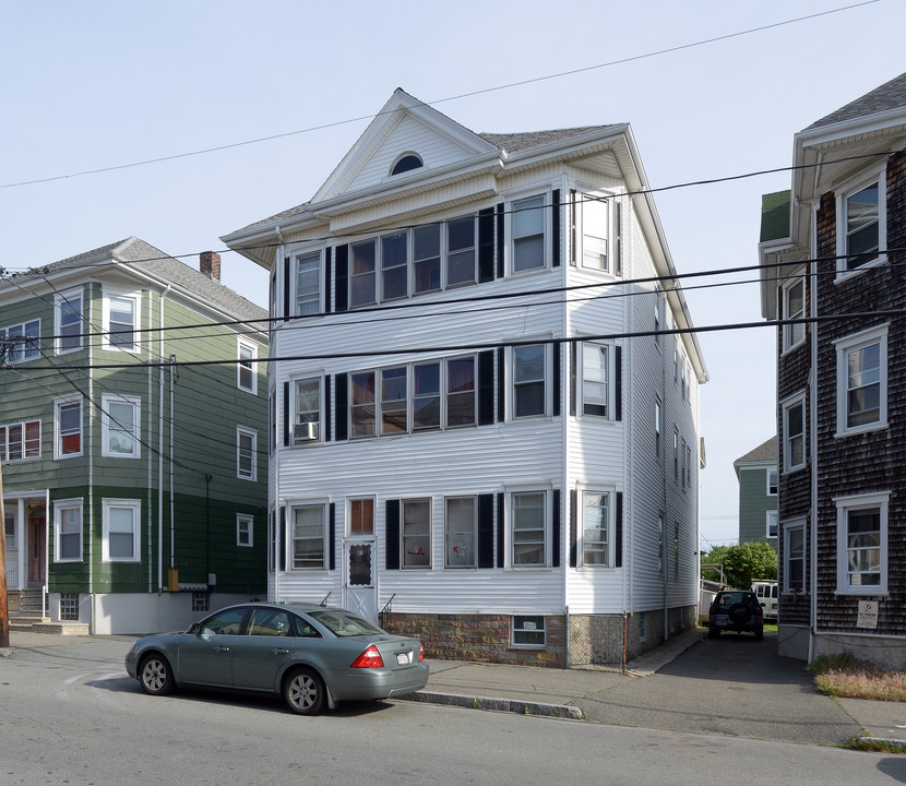 81 Davis St in New Bedford, MA - Building Photo