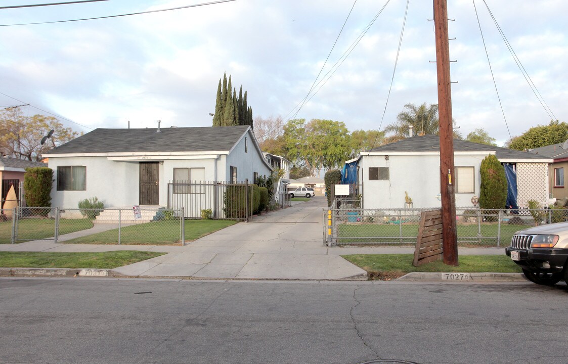 7025-7033 Vinevale Ave in Bell, CA - Foto de edificio