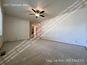 2307 Oxford Way in Lodi, CA - Building Photo - Building Photo