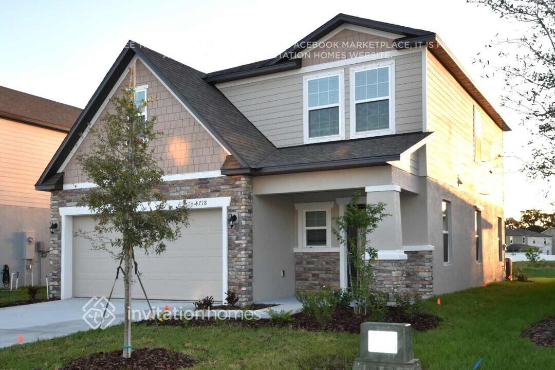 4718 Birdsong Dr in Rubonia, FL - Building Photo