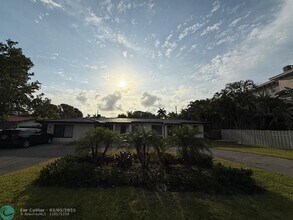 1418 NE 26th Ave in Fort Lauderdale, FL - Foto de edificio - Building Photo