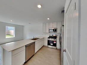 18425 Dicarlo Dr in New Caney, TX - Foto de edificio - Building Photo