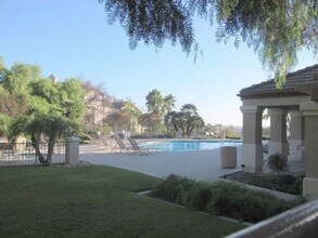 11375 Affinity Ct in San Diego, CA - Foto de edificio - Building Photo