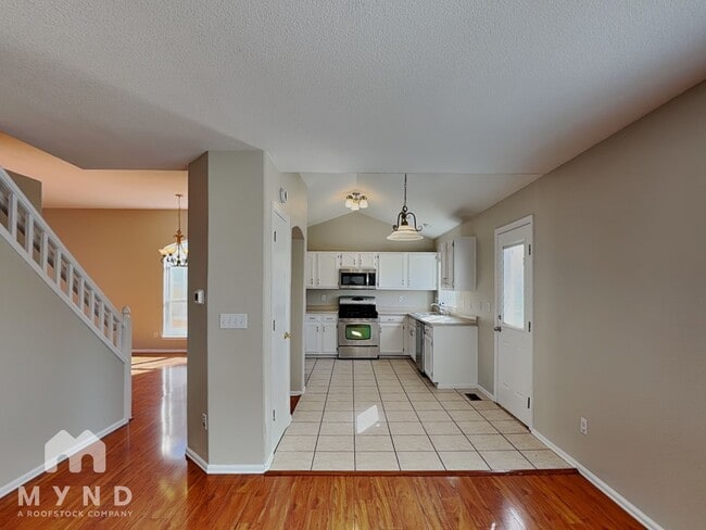 2421 S Harlan Ct in Lakewood, CO - Foto de edificio - Building Photo