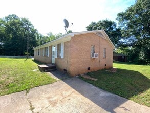 132 Woodland Ave in Shelby, NC - Building Photo - Building Photo