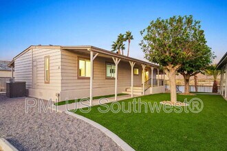 437 Riverfront Dr in Bullhead City, AZ - Foto de edificio - Building Photo