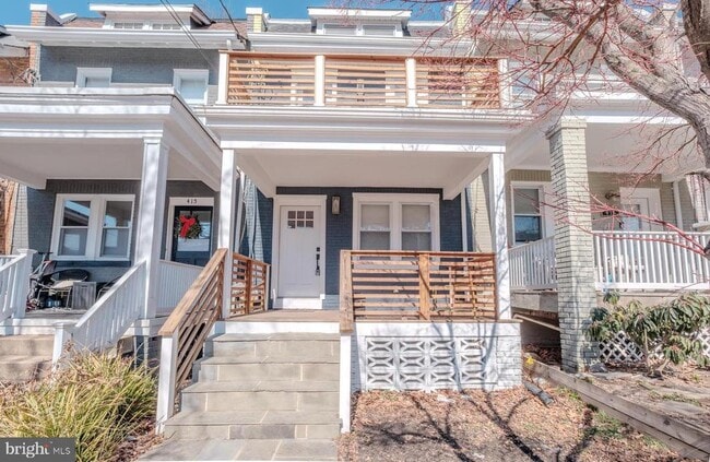 property at 413 Delafield Pl NW