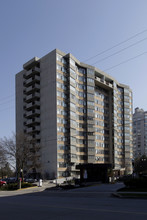 1201 Steeles Ave W in Toronto, ON - Building Photo - Building Photo