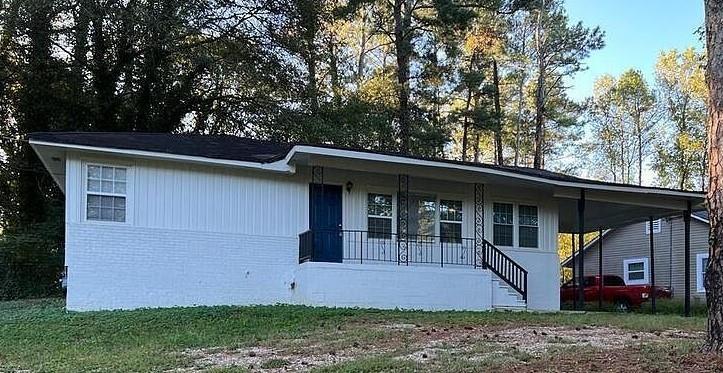 1165 Lakeshore Dr in Jonesboro, GA - Foto de edificio