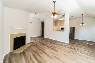 1041 Stockton Dr in Burleson, TX - Building Photo - Building Photo