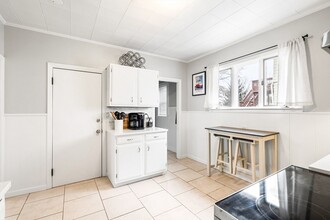 17-19 Bedford St, Unit 19 in Quincy, MA - Building Photo - Building Photo
