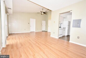 106 Mountain Rd in Glen Burnie, MD - Building Photo - Building Photo
