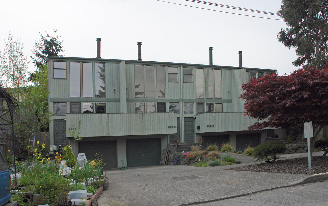 8831-8841 Midvale Ave in Seattle, WA - Building Photo